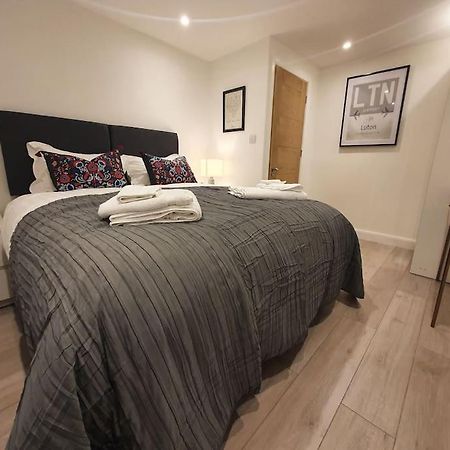 Luton Town Centre Executive Apartment Bagian luar foto
