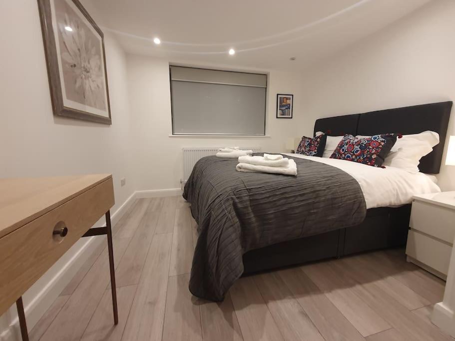 Luton Town Centre Executive Apartment Bagian luar foto