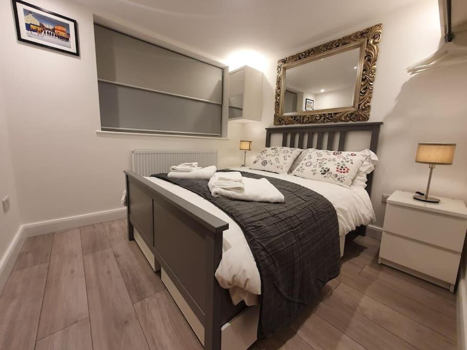 Luton Town Centre Executive Apartment Bagian luar foto